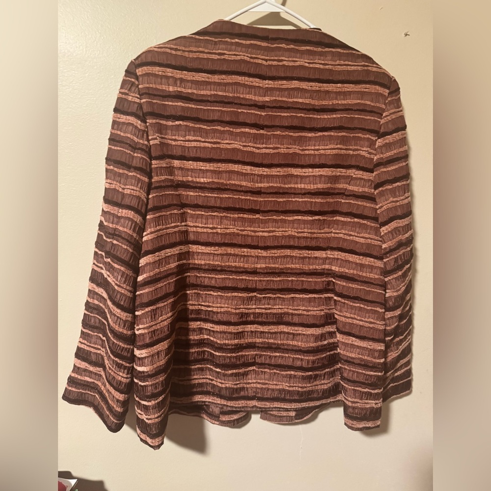 Blazer - Picture 2 of 4